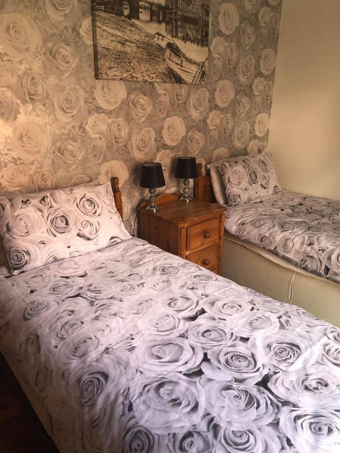 Endeavour Cottage Whitby Sleeps 6 ภายนอก รูปภาพ